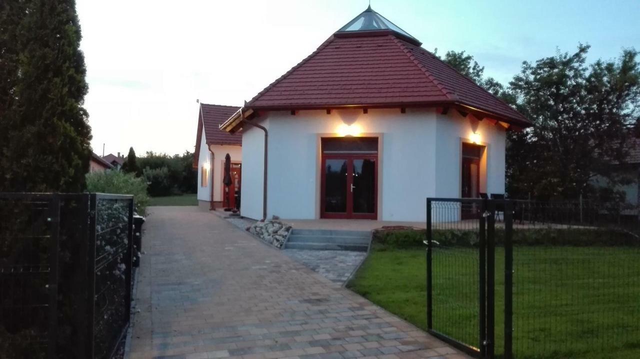 Egrelato Vendeghaz Apartment Balatonakali Exterior photo