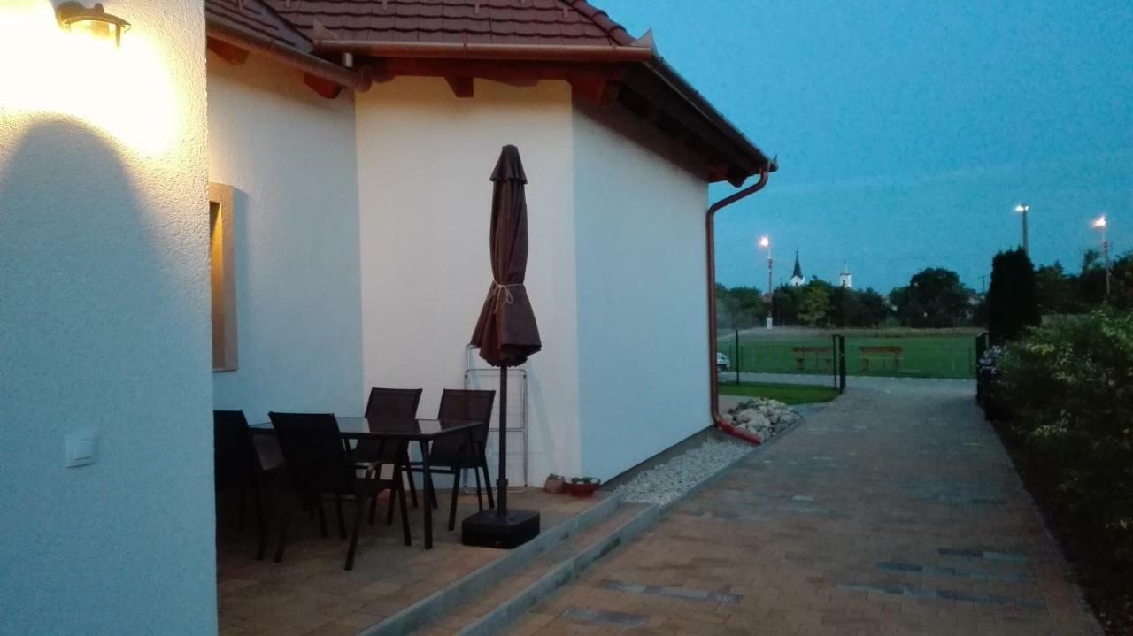 Egrelato Vendeghaz Apartment Balatonakali Exterior photo